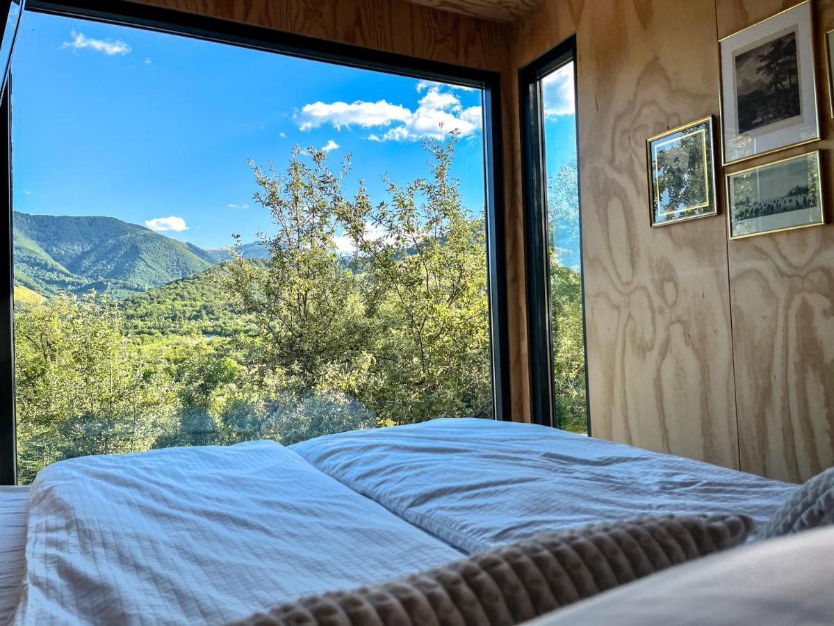Elysian Fields - The Island Tiny House Bed & Breakfast Sadu Exterior photo