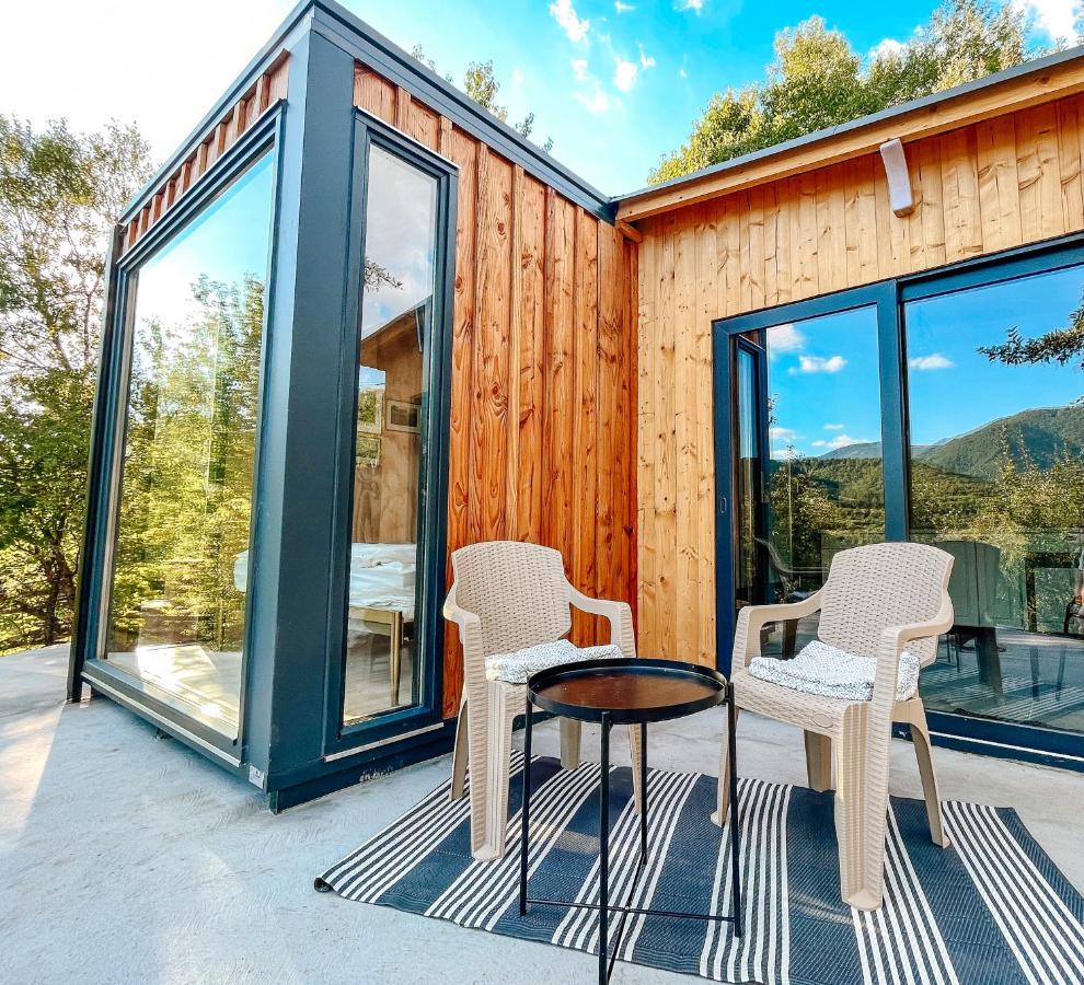 Elysian Fields - The Island Tiny House Bed & Breakfast Sadu Exterior photo