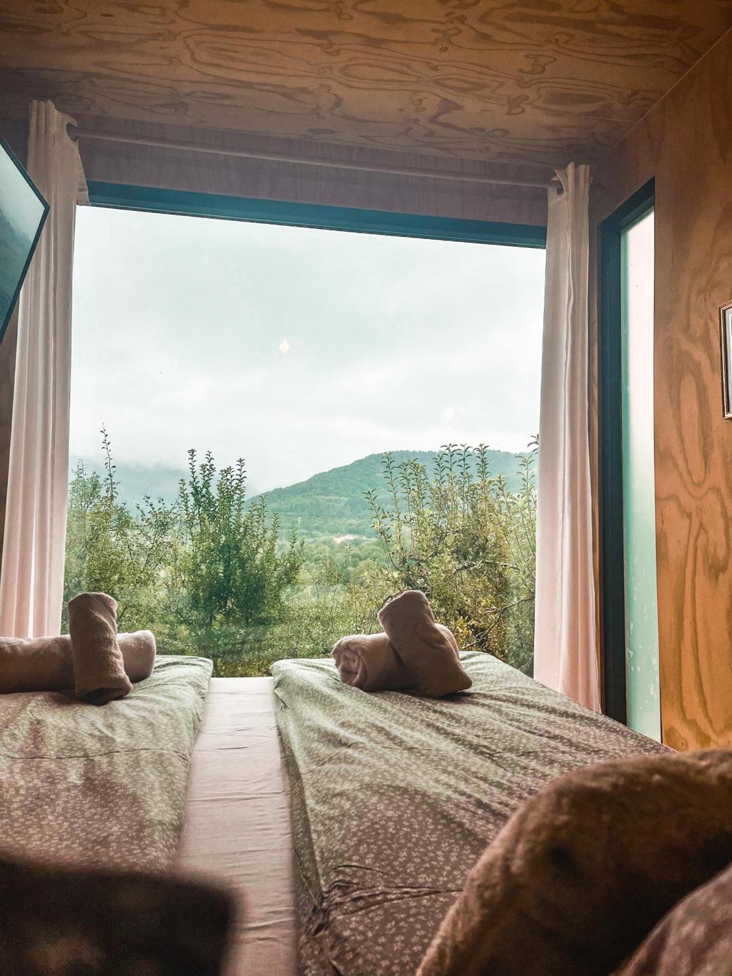 Elysian Fields - The Island Tiny House Bed & Breakfast Sadu Exterior photo