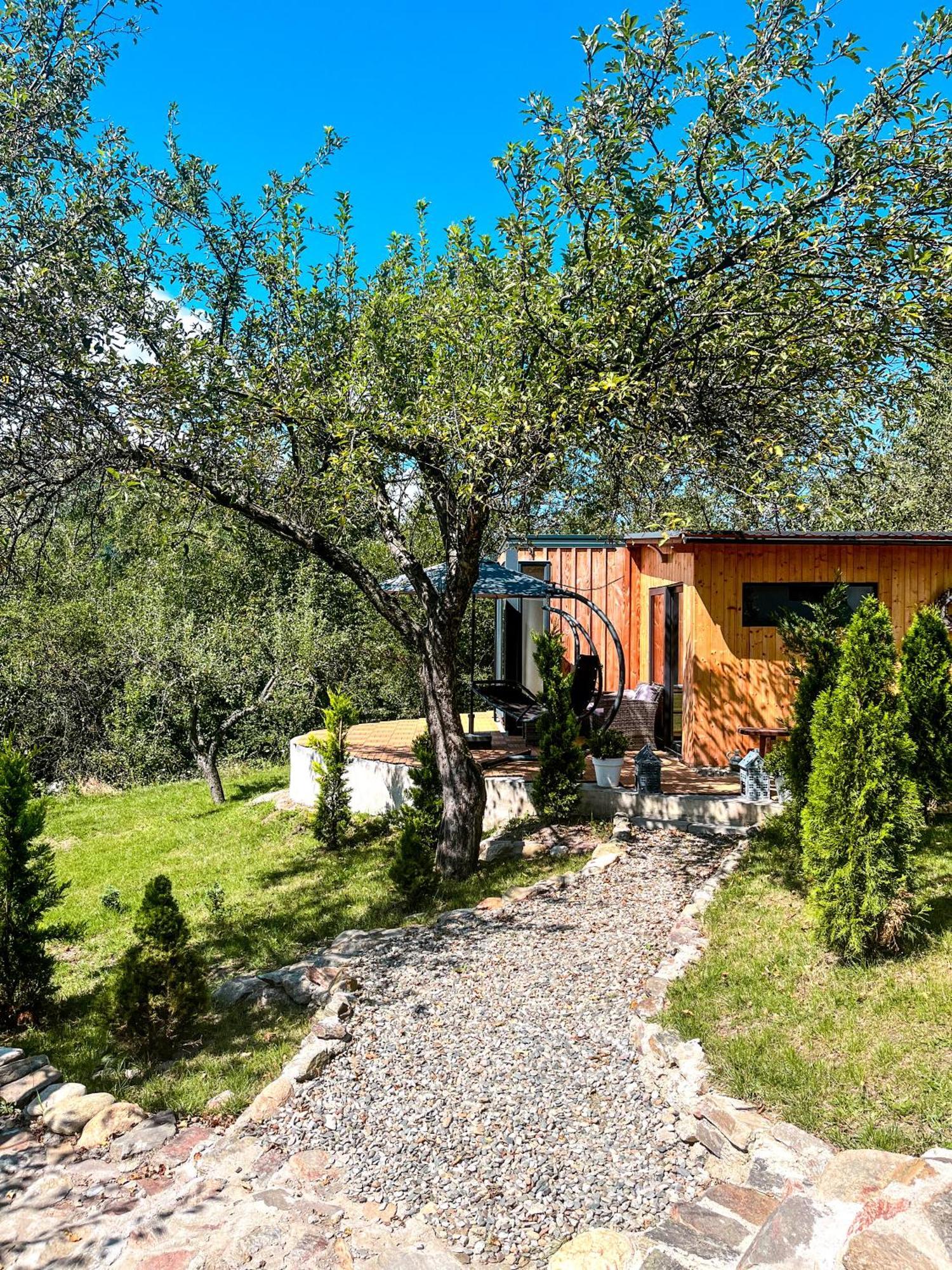 Elysian Fields - The Island Tiny House Bed & Breakfast Sadu Exterior photo